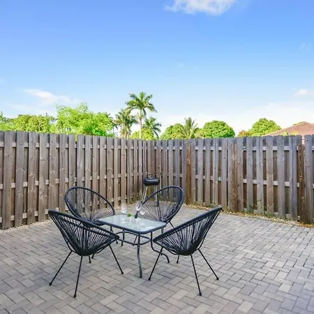 Wonderful Townhouse With 3 Bedrooms
